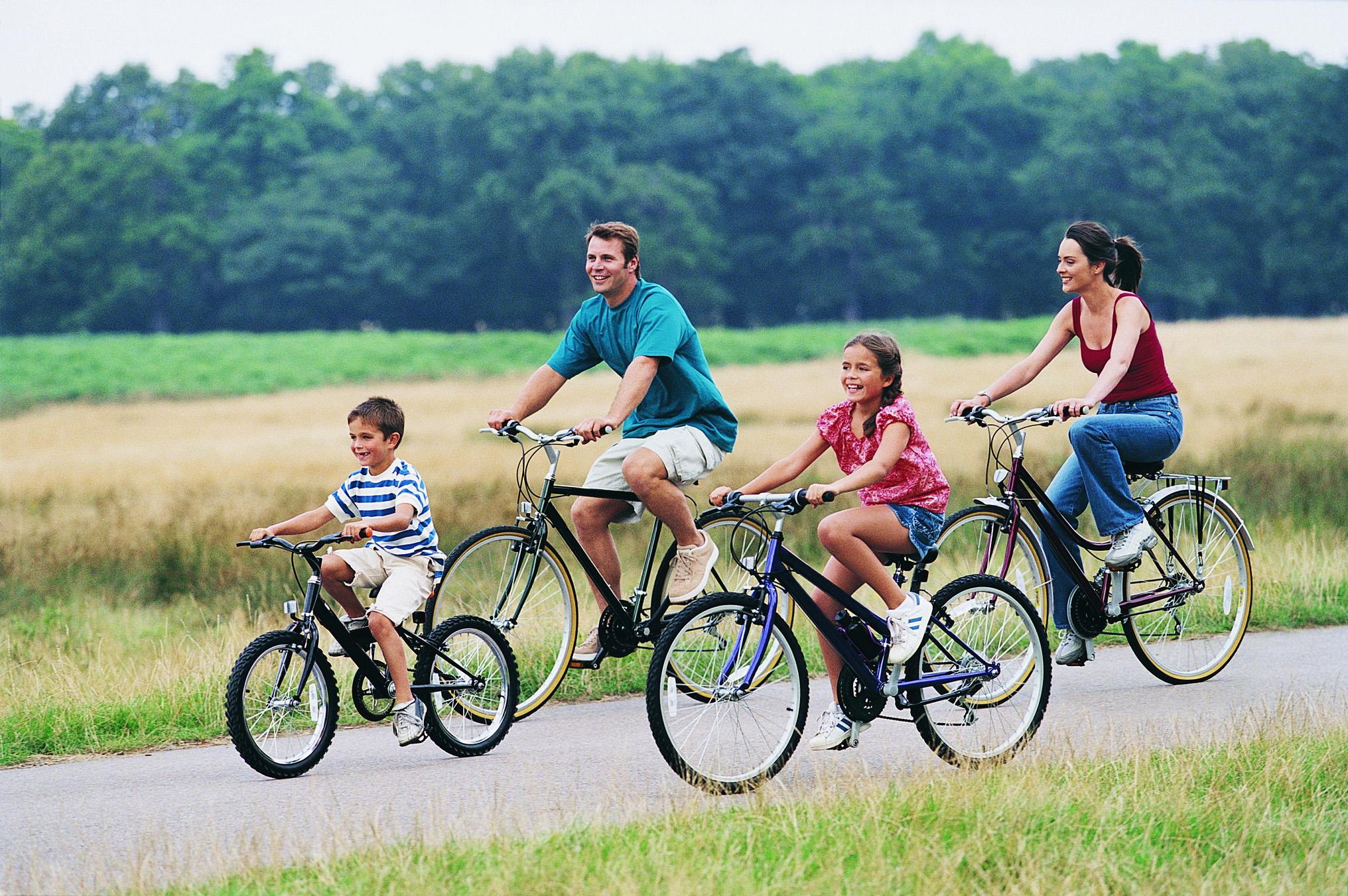 Join Twowhl for Unforgettable Group Bicycle and Motorcycle Rides